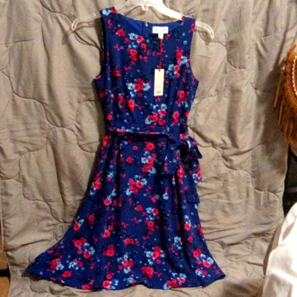 NWT WOMEN'S ELLE SZ S PLEATED DRESS